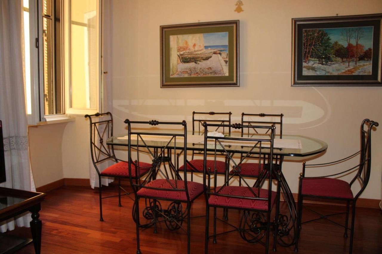רומא Colosseum New Charming Apartment מראה חיצוני תמונה